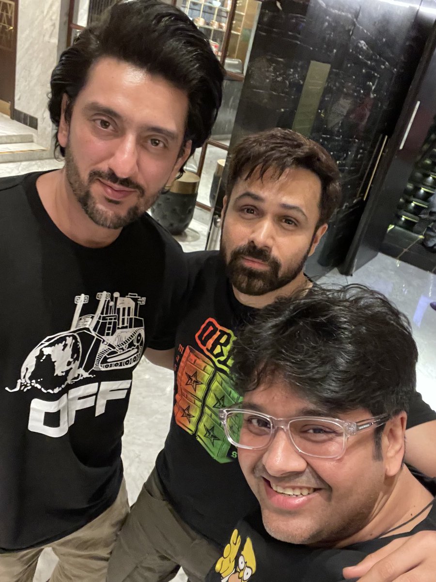 Milap (@masszaveri) on Twitter photo #Selfiee with Inspector Om Prakash Agarwal aka <a href="/emraanhashmi/">Emraan Hashmi</a> 😍 So amazing to see Emi rock the film with his heartwarming n powerful performance of a common man!@akshaykumar is terrific! He is lovable n believable in the role of a superstar! <a href="/Shaadrandhawa/">Shaad Randhawa</a> #Selfiee with Inspector Om Prakash Agarwal aka <a href="/emraanhashmi/">Emraan Hashmi</a> 😍 So amazing to see Emi rock the film with his heartwarming n powerful performance of a common man!@akshaykumar is terrific! He is lovable n believable in the role of a superstar! <a href="/Shaadrandhawa/">Shaad Randhawa</a>