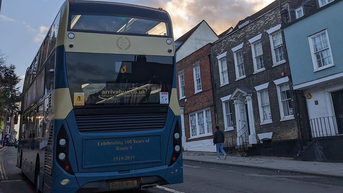 WillsBusSpot's tweet photo. #Loanday 29/12/22
From mid October to mid January Arriva Colchester had Arriva Southend Route 1 branded Enviro 400 MMC 6499 SN66 WHS on loan with most of its time being spent on route 1 as per the branding but ocasionally strayed onto route 8 and is pictured climing North Hill. https://t.co/5PK5b3L9rw