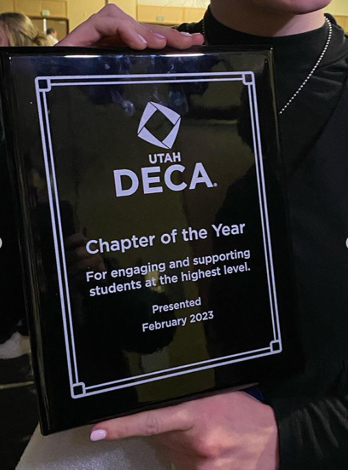 JSD_CTE's tweet photo. @MRHSSentinels DECA was named CHAPTER OF THE YEAR at @UT_DECA State! Huge shoutouts to their officers Olivia, Brian, and Tyler for their presentation. And congratulations to all the #deca students in this chapter! @MRHSDECA1 #chapteroftheyear https://t.co/jlWqfj1bvA