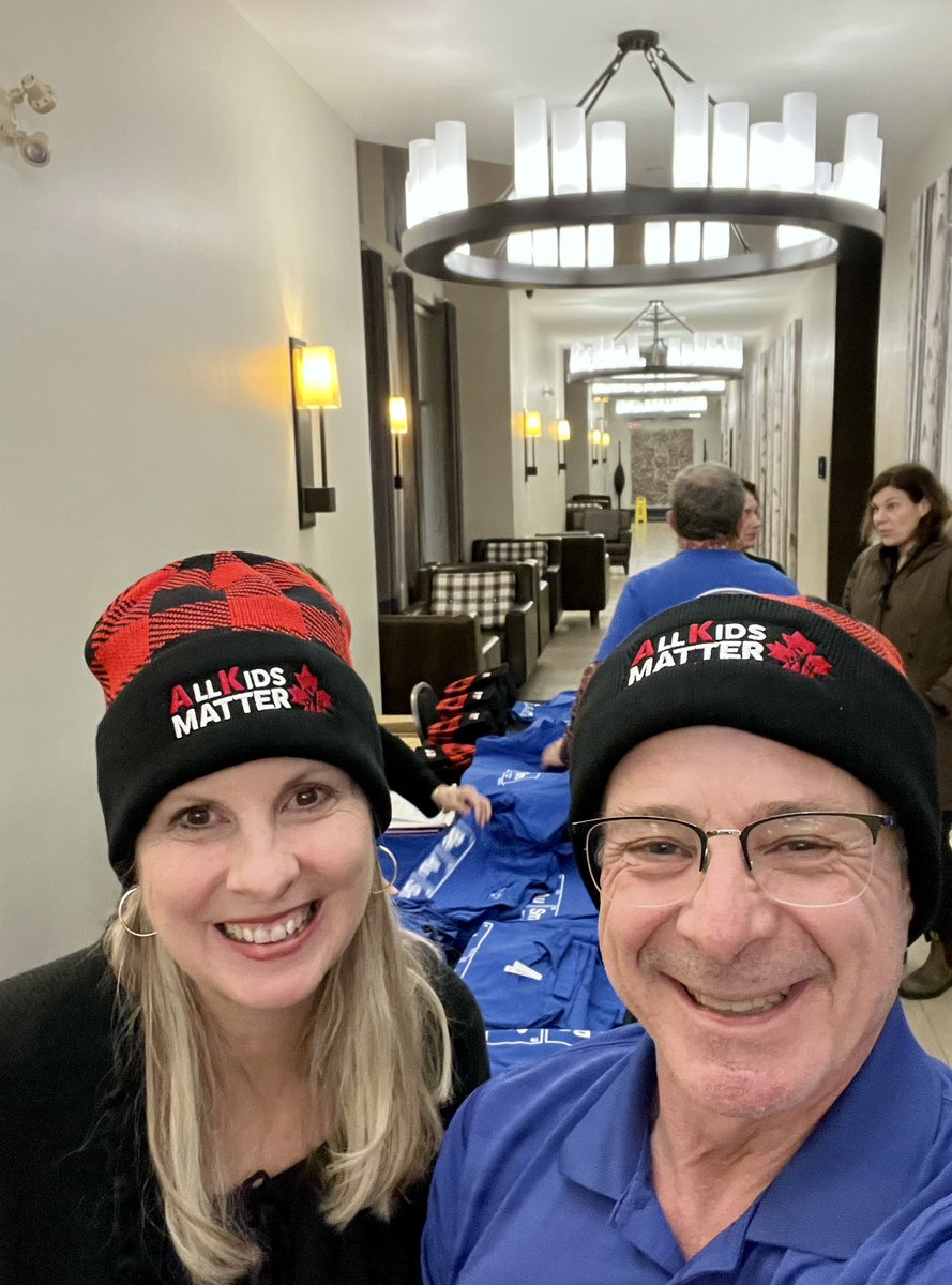 AKD2U2's tweet photo. #toquetuesday on a Thursday 🕺🏻🫶🕺🏻
Heather Stordy Community connector extraordinaire! #AK4VPcampaign23 #AllKidsMatter https://t.co/aiW5BggnMF