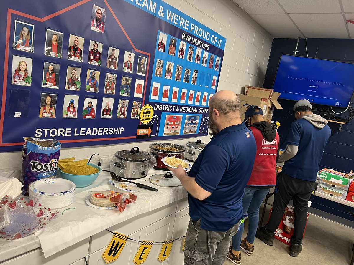 AlyshaKellie's tweet photo. Tacos are good any day of the week….especially when you’re celebrating 120 days accident free! #headingtowards365 #AP4me @DanJRomanowski @Suzie02409046 @Nichols_John_ @Justin__Venegas @mattz_720 @CardJerrid @LowesSafe @kristiezw @DCT0813MD https://t.co/8HiMfuPIVV