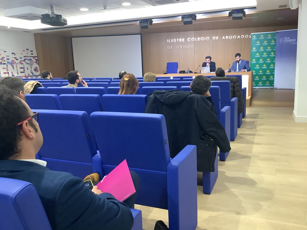 ICAOviedo's tweet photo. #EstápasandoICAOviedo: hoy, en #LasConferenciasdelosJueves, el abogado del @ICAOviedo Ignacio Izquierdo diserta sobre la “reclamación de #complementodematernidad de la pensión de #jubilación”.
#DerechoLaboral #pensiones #CentrodeEstudiosICAOviedo #FormaciónAbogacíaICAOviedo https://t.co/zqDtaCgNt5