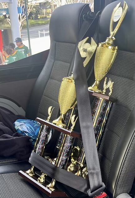 LPS_Education's tweet photo. Lawrence  High Theater is back from the National Performing Arts Festival — with much heavier luggage 🏆🏆🏆

Congratulations to everyone @Lawrence_LHS and @we_are_ALA on a great trip &amp; well-earned honors:
Excellence in Artistry, Best Female Soloist, Best Performance Medal x4🏅 https://t.co/XoxGPtjaS4