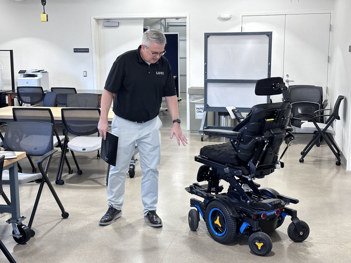 lucimobility's tweet photo. Thank you to @AHSIllinois for recently hosting us on campus, as well as the students, staff and faculty engaged during the visit. We appreciated the thoughtful discussion about accessibility and mobility on campus, and LUCI’s technology and role in it. https://t.co/gcDOc3e9F3