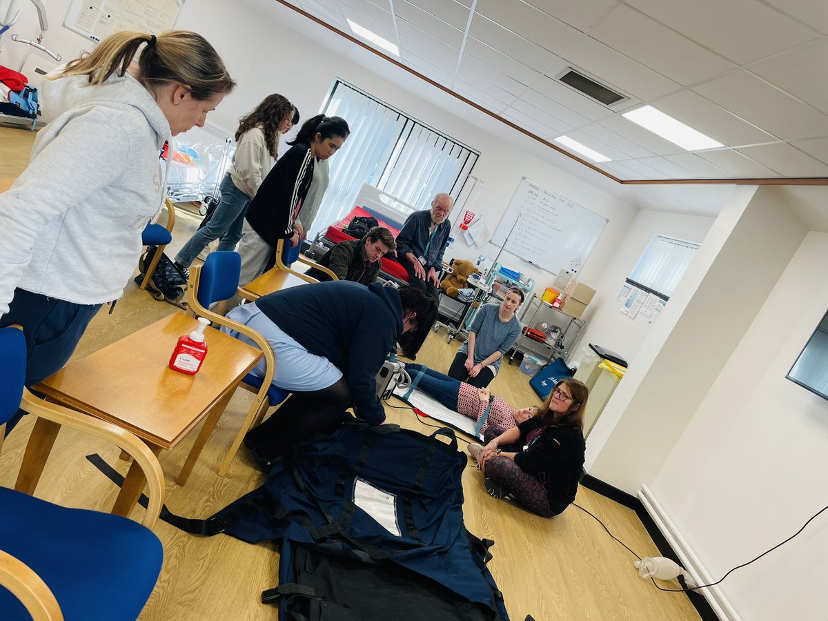 jaja_payops's tweet photo. FoC: Manual Handling with Simon! 🌟🌟🌟 Hoverjack time with RLI ☺️ Thank you RLI! @Mr_Bike_Innit @emmafitton74 @andrewthomp369 #foc #manualhandling #falls #slidesheet #hoverjack https://t.co/PxguqaqIcd