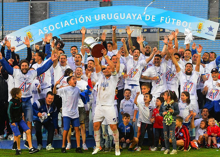 _MikuG17_'s tweet photo. Representando al país Uruguayo 🇺🇾:

Club Nacional de Fútbol de @ShineOffUwU 💙🤍

Club Atletico Peñarol de @_Azu_Sakuta_ 💛🖤

Defensor Sporting Club de @Pity_Comics 🤍💜

Wanderes, Sin Patrón 🤍🖤 https://t.co/8Jg61AGEeS