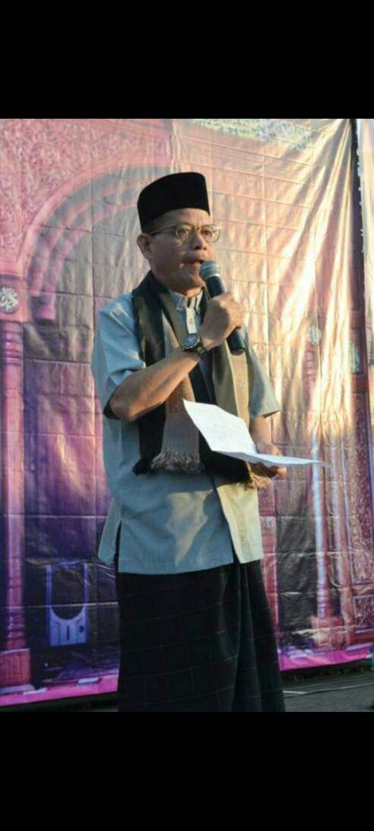 Orangnya ini sesungguhnya pengecut, 4 tahun lalu pernah saya tempeleng karna hutang dan banyak bohong nya !!! Mansyuri Hasibuan !
Sekarang seperti bernyali menghina Gus Yaqut !! Ada bahan gue masukin selokan ini orang !!!