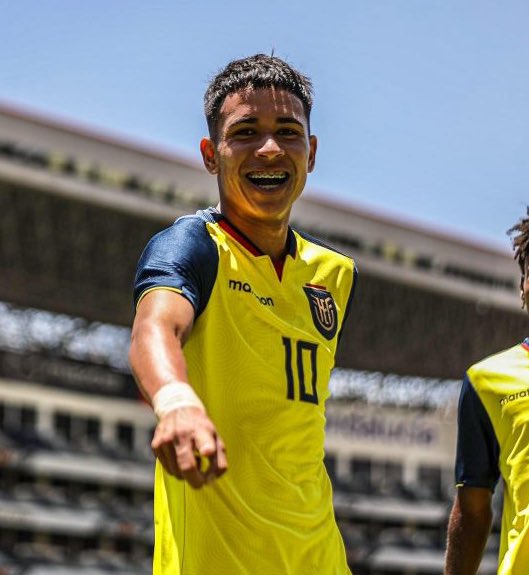 CFCPys's tweet photo. 🚨 Breaking: Chelsea are closing in on signing wonderkid Kendry Paez, he’s only 15 years old. (@FabrizioRomano) #CFC https://t.co/UXFQBA5D2A