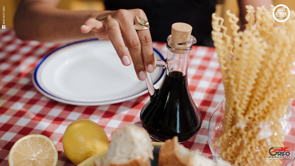 Grifo_Marchetti's tweet photo. Sapevi che con le macchine enologiche di Grifo Marchetti è possibile realizzare un aceto pregiato? Scopri come leggendo l’articolo! 🍶

https://t.co/CEKssMrw7e 

#aceto #acetobalsamico #acetobalsamicodimodena #acetobalsamicotradizionale #madeinitaly #cucina #cucinaitaliana https://t.co/TX2pgstaCF