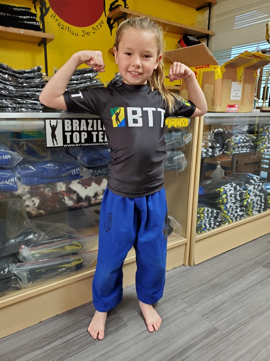 BttLong's tweet photo. Attn BTT Parents! AT LONG LAST we have Kids Rashguards in stock again! 

If your child does not have a team rashguard, or has outgrown their old one, pls see the front desk about purchasing one at this time! 

Team rashguards are required for No Gi training days &amp; Kids Muay Thai. https://t.co/AmbTAzZyAc