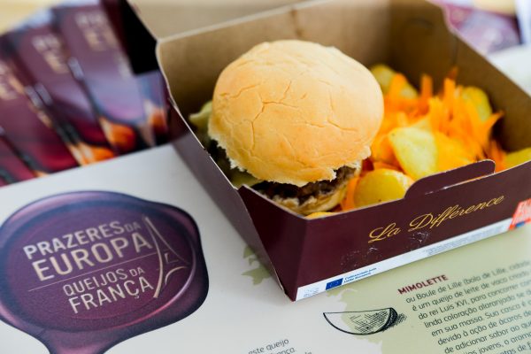 Food truck de queijos franceses chega a São Paulo; saiba onde encontrá-lo! farofamagazine.com.br/materias/food-…