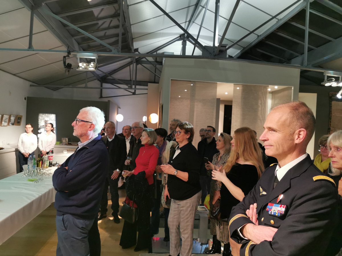 CMinicillo's tweet photo. Le Crédit Agricole Centre-Est présent au lancement de l'émission Leaders Driver dans les magnifiques studios Erick Saillet. Pierre Éric Betoux reçoit des personnalités inspirantes dans une voiture de collection. A découvrir sur https://t.co/1JEqUCsDYW. #cacentrest #cee6 https://t.co/mxyPrDmkNC