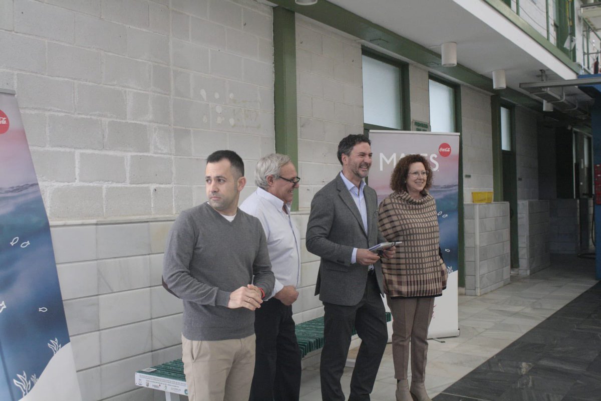 Alfredocoke's tweet photo. Desde @CocaColaEP_es hoy  hemos inaugurado un nuevo banco, de #MaresCirculares en #Garrucha junto al @AytoGarrucha @Vertidos_Cero y la cofradía de pescadores, un símbolo  con el que queremos homenajear a todos los pescadores y voluntarios que han participado en este proyecto https://t.co/bPId584hnj