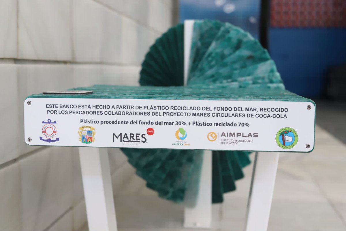 Alfredocoke's tweet photo. Desde @CocaColaEP_es hoy  hemos inaugurado un nuevo banco, de #MaresCirculares en #Garrucha junto al @AytoGarrucha @Vertidos_Cero y la cofradía de pescadores, un símbolo  con el que queremos homenajear a todos los pescadores y voluntarios que han participado en este proyecto https://t.co/bPId584hnj