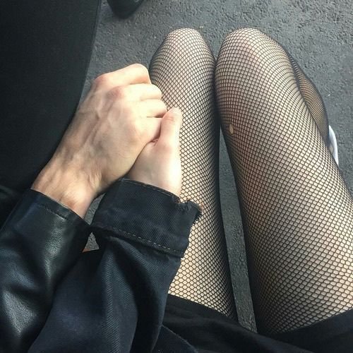 sapphirecaIs's tweet photo. your partner deserves someone tiny, stop humiliating them with your size https://t.co/n4UAPGep41