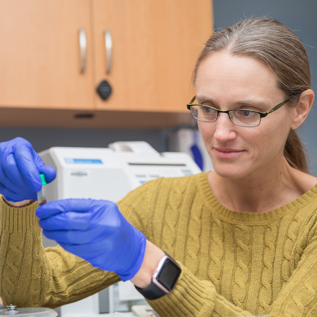 umnmedschool's tweet photo. When you have doctors who spend part of their day engaged with the latest medical research, it directly benefits their patients. Watch how Dr. Bellin spends her day practicing academic medicine: https://t.co/3GFY8XSMJj.
#UMNmed #LookForTheM #AcademicMedicine #PhysicianScientist https://t.co/CSMXABRcmG
