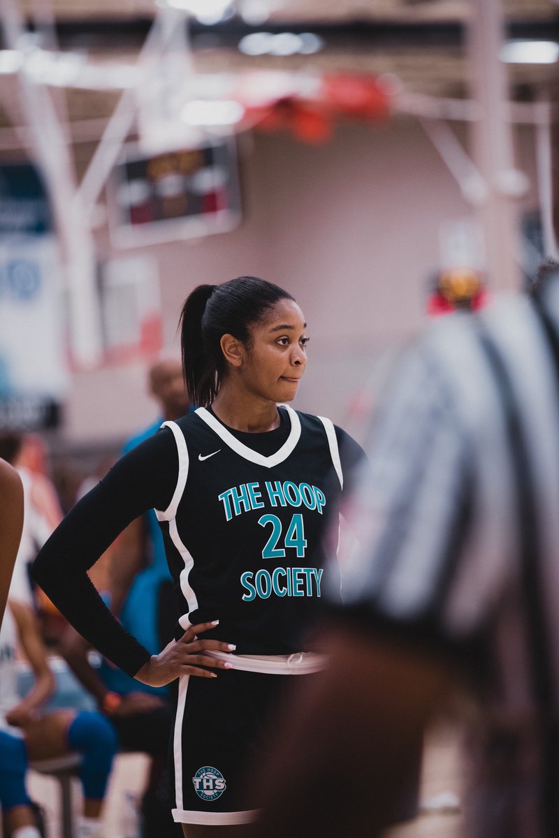 23’ W Lyric Barr ( <a href="/LyricBarr1/">Lyric Barr</a> ) has received an offer from <a href="/HCUWBB/">HCU Women's Basketball</a> <a href="/thshoopz/">THS</a>