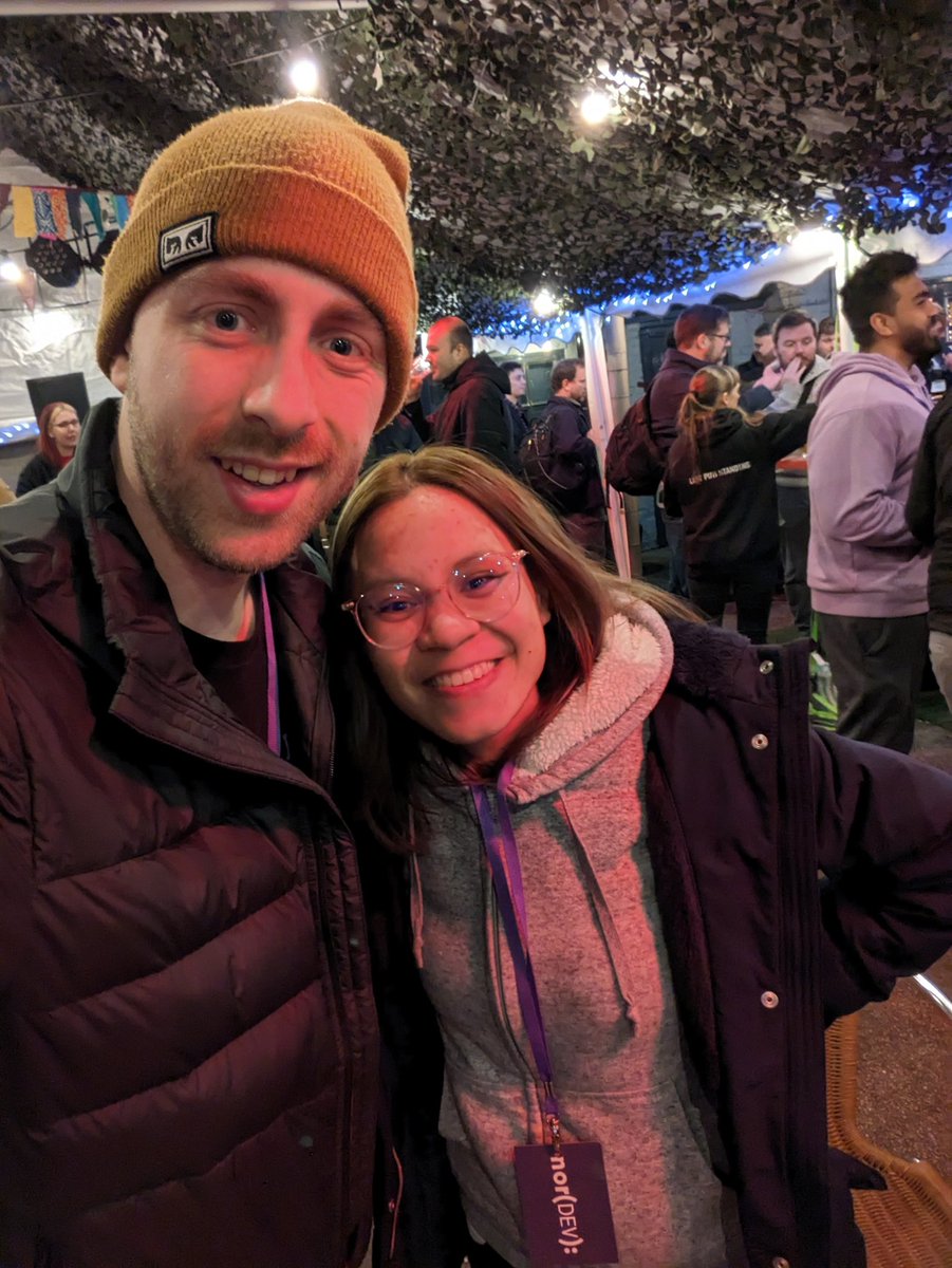 Sp4ghettiCode's tweet image. Bumped into fellow GDE @naluinui at #NorDevCon23