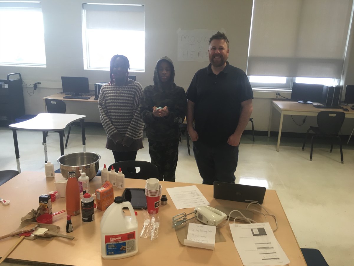 MsSirianni tweet media