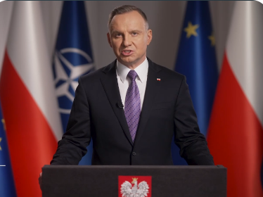 HanterPoen's tweet photo. żydodent Duda szczuje do wojny w obronie ukochanej żyd. 🇺🇦✡️oligarchicznej UWolni i szasta orędziami jak rękawiczkami. Dlaczego Duda, ani Morawiecki NIGDY nie wypowiedzieli się ostro przeciwko UPADLANIU i kolonizowaniu Polski przez niemcy i EU i godzą się na wszystko #Fifty5❓2. https://t.co/WtVvg0RPYm