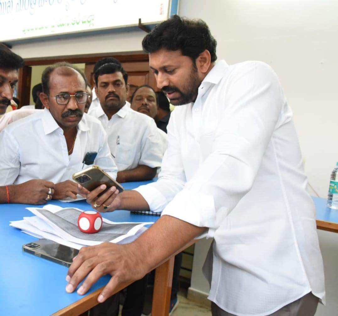 chaakirevu's tweet image. గూగుల్ టేకౌట్  డెమో ఏమన్నానా?
సిబిఐ విజిటింగ్ ప్రొఫెషనల్. #GoogleTakeout