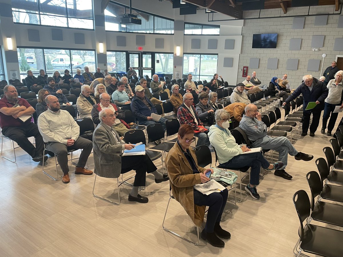 Public hearing about to begin in Bowling Green about the total maximum daily load of phosphorus draft report in the Maumee River watershed #13abc