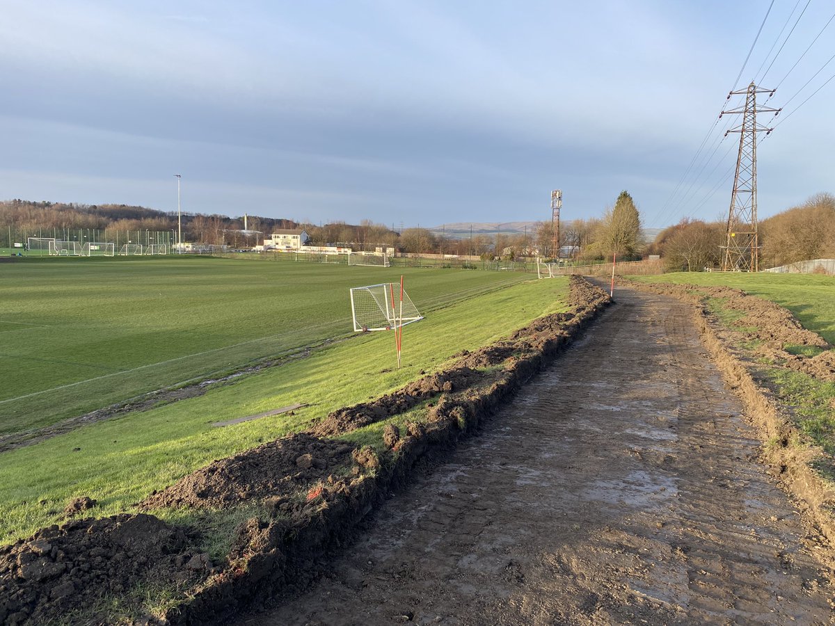 Another productive day. The spectator path is also going adjacent to the bottom pitch ⚽️