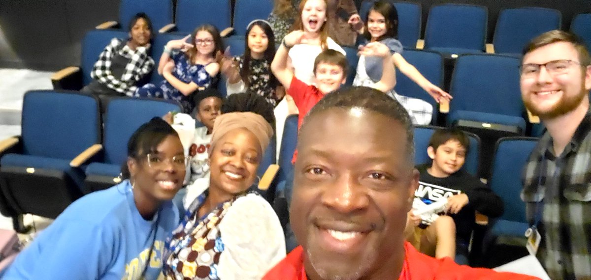 RoderickKing01's tweet photo. NeSmith Elementary staff and students had a blast attending and performing at the 1st annual Black History program at CHS last night. #BlackHistoryMonth #BlackHistory #blackhistorymonth2023 #nes #braves #communityisd @communityisd @NES_Braves @tonya_knowlton @BMEsTalk https://t.co/T5Z2y6Suts