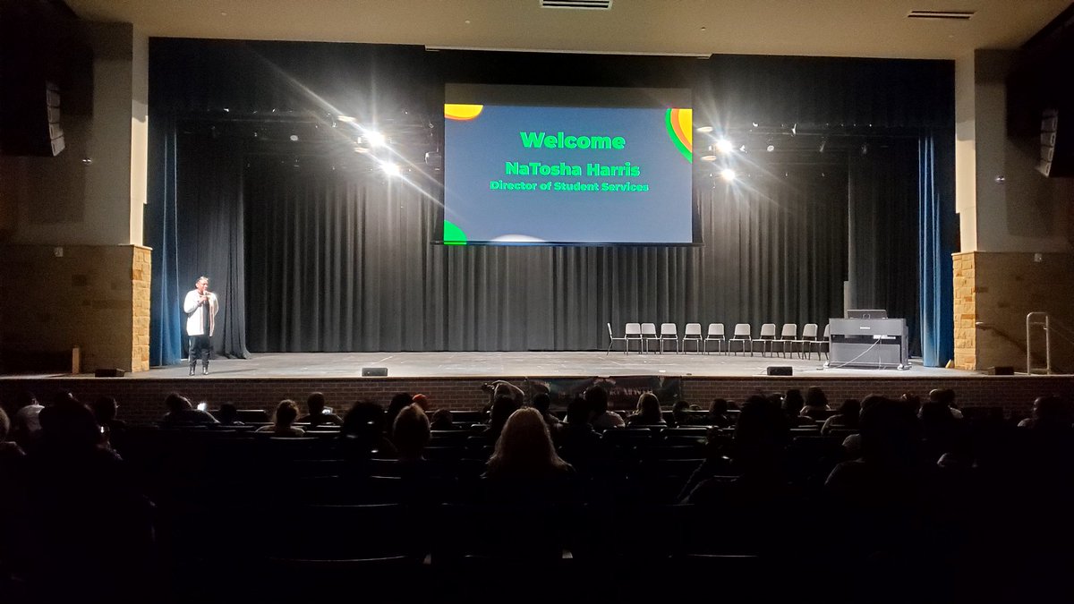 RoderickKing01's tweet photo. NeSmith Elementary staff and students had a blast attending and performing at the 1st annual Black History program at CHS last night. #BlackHistoryMonth #BlackHistory #blackhistorymonth2023 #nes #braves #communityisd @communityisd @NES_Braves @tonya_knowlton @BMEsTalk https://t.co/T5Z2y6Suts