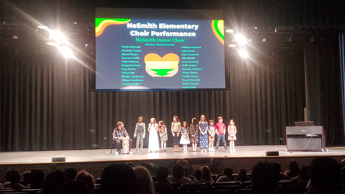 RoderickKing01's tweet photo. NeSmith Elementary staff and students had a blast attending and performing at the 1st annual Black History program at CHS last night. #BlackHistoryMonth #BlackHistory #blackhistorymonth2023 #nes #braves #communityisd @communityisd @NES_Braves @tonya_knowlton @BMEsTalk https://t.co/T5Z2y6Suts