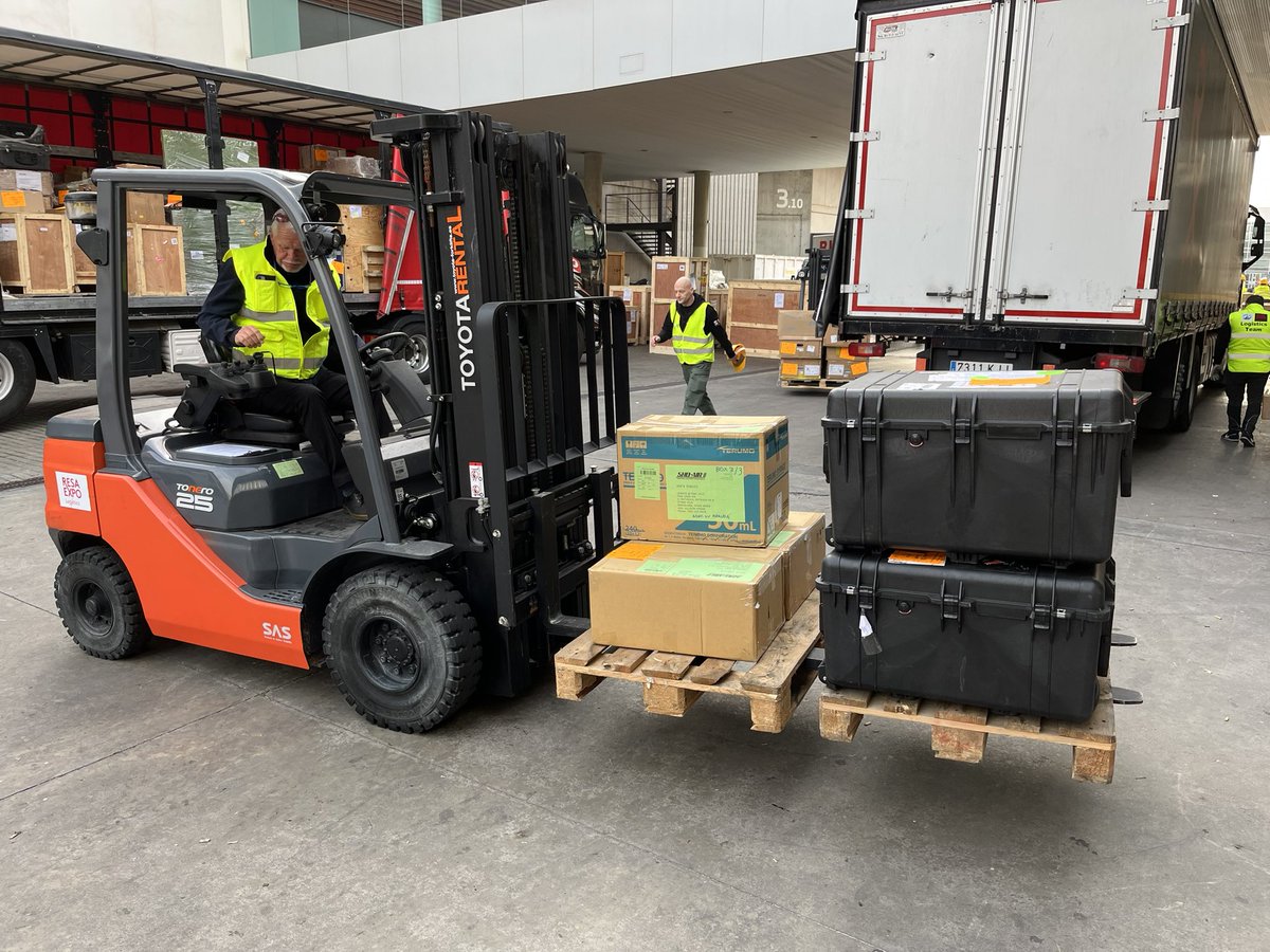 ShoAirIntl's tweet photo. Feels great to be back in Barcelona for Mobile World Congress 2023.  Always great seeing some old friends and partners.  Big thank you to all our US clients for their continued support!
#mwc2023 #barcelona #freightforwarding https://t.co/zRX3w2PzmH