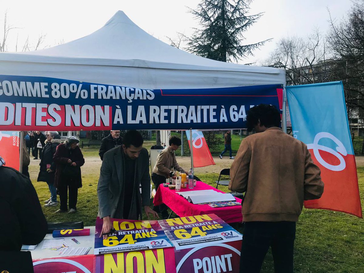 FranceInsoumise's tweet photo. 💥 Aujourd’hui nous avons suivi les @CaravanesPop. Le message est clair : les français ne veulent pas de la retraite à 64 ans ! 

✅ Nous sommes qu’à mi-chemin ! Rendez vous demain à Dole ! 

➡️ Retrouvez les prochaines étapes des Caravanes Populaires : https://t.co/3TOfeEyOOy https://t.co/FF0kkSgAXC