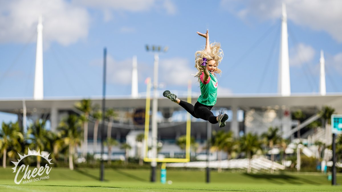 dolphinscheer's tweet photo. How we're feeling because @TackleCancer XIII is only 2οΈβ£4οΈβ£ hours away! π΄ββοΈπͺ
We're so excited to take part in something bigger than ourselves with @bublywater π«§
#ISmileFor π§‘ #PepsiStrongerTogether https://t.co/TfTDIn6gZa