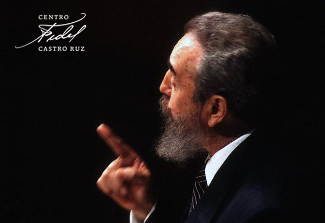 #Fidel:"Muchos gobiernos de #AméricaLatina que son inteligentes, que están más acorde con los sentimientos de sus pueblos, varios países, han tenido una postura de resistencia y de firmeza frente a esas presiones imperialistas". #DevuelvanGuantánamoYa