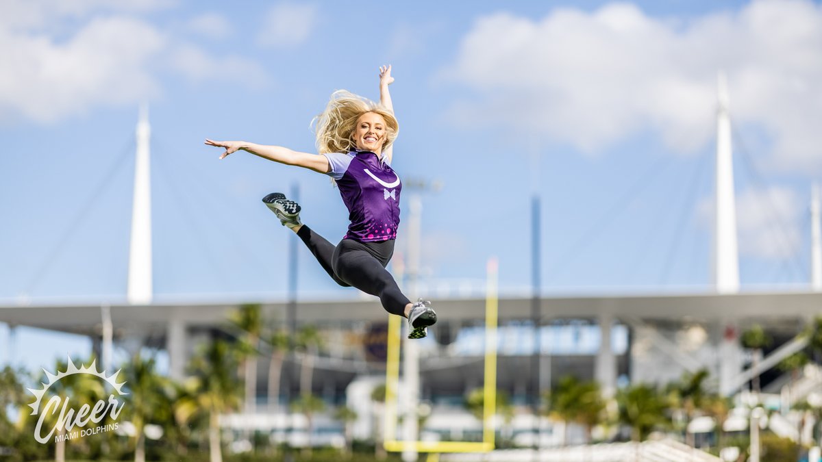 dolphinscheer's tweet photo. How we're feeling because @TackleCancer XIII is only 2οΈβ£4οΈβ£ hours away! π΄ββοΈπͺ
We're so excited to take part in something bigger than ourselves with @bublywater π«§
#ISmileFor π§‘ #PepsiStrongerTogether https://t.co/TfTDIn6gZa