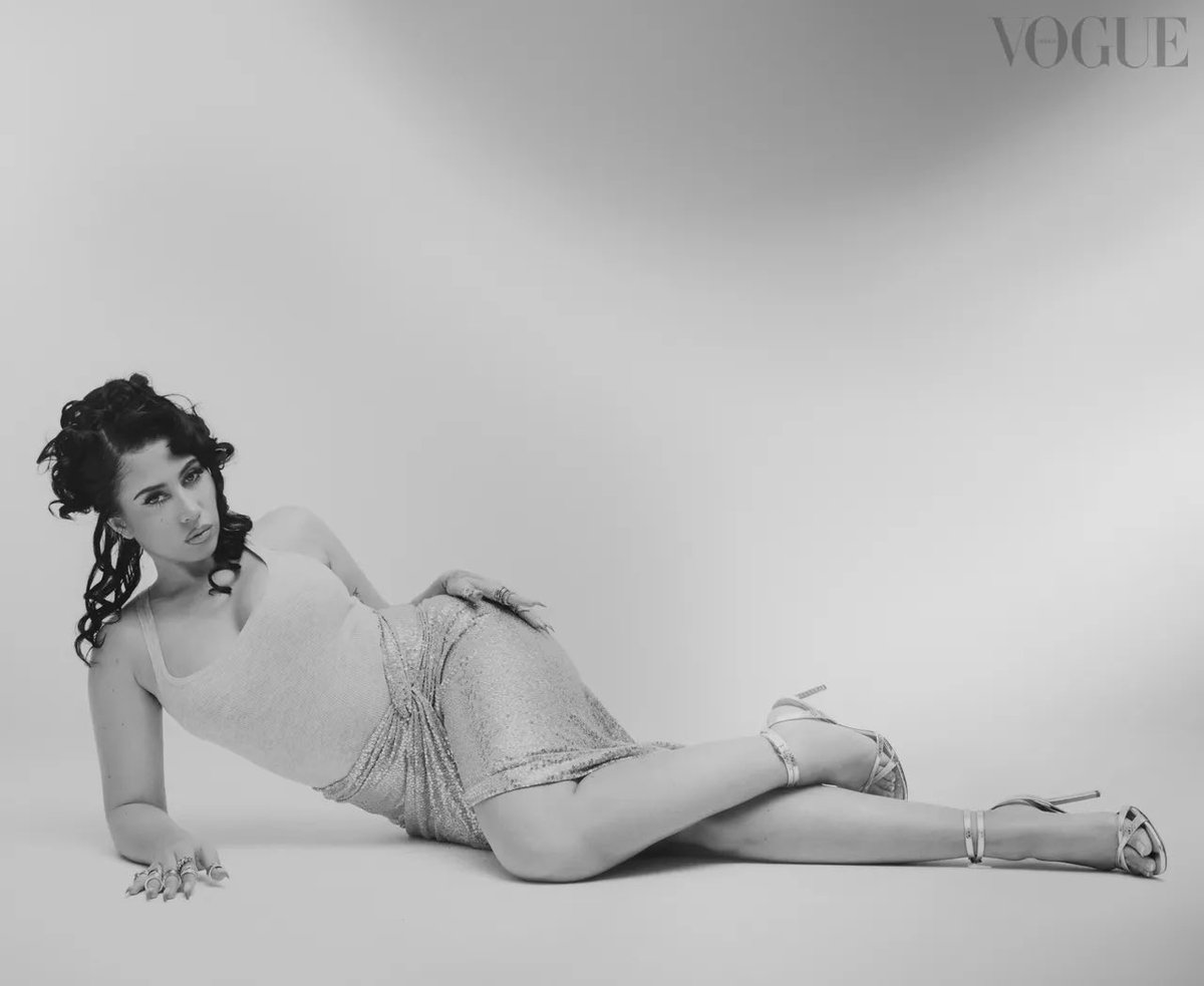 LaUnicaUpdates's tweet photo. kali uchis photographed by micaiah carter for vogue méxico https://t.co/ZZUzLxQoVR