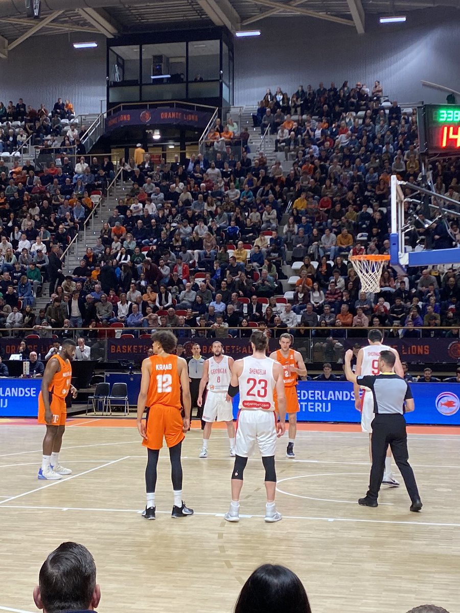 Finger licking matchup for a fiba window 😋