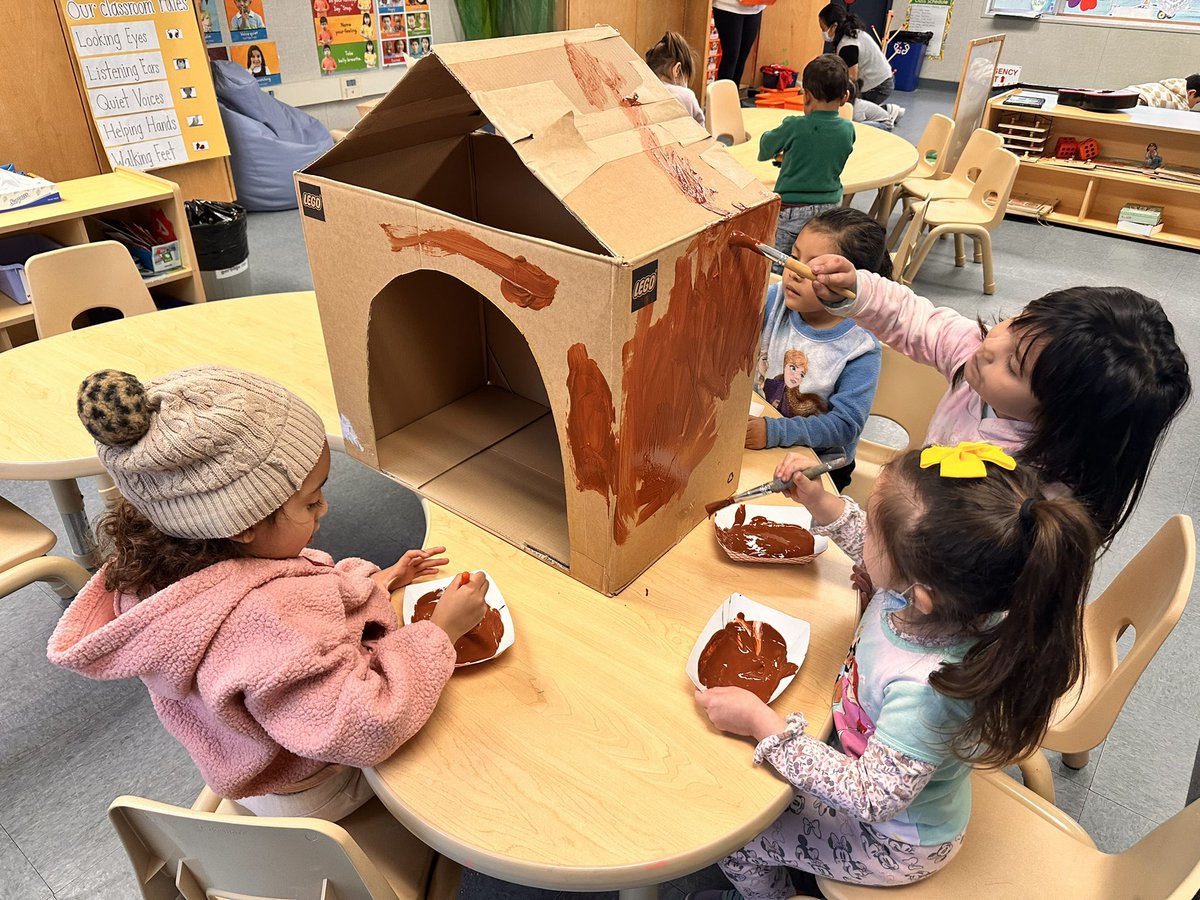 Rainy days at Noble EEC, we stay inside and build amazing structures! Students made houses and a dog house! 🐶🐱#petetudy #earlyeducation #recycle #preschoolrocks