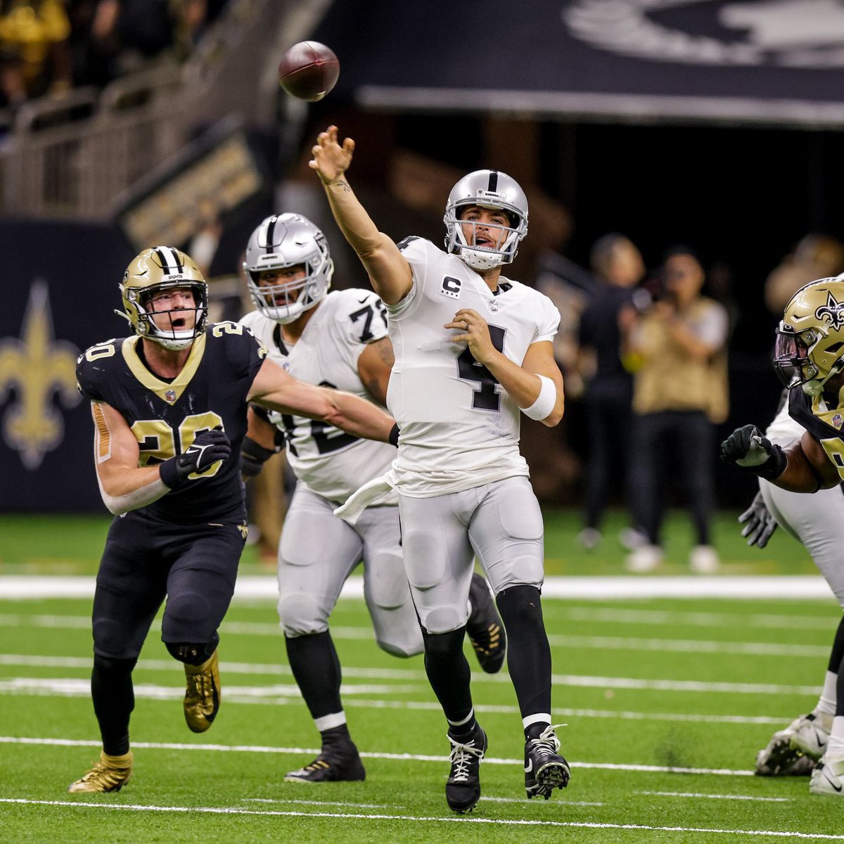 BootKreweMedia's tweet photo. What would you rather? 

Saints Trade for Lamar Jackson 

Saints sign Derek Carr https://t.co/PkaNfHsiMH