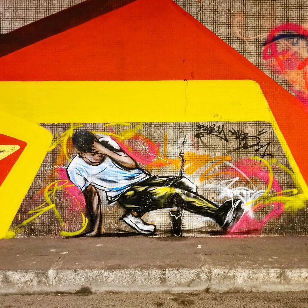 chilledoutco's tweet photo. @henryhang #piece in a @lek_______75019 #piece in @tunneldestuileries #project by @artistikrezo #paris #france
#urbanart #streetart #henryhang #body #character #man #dance #bboy #hiphop #colorful #spraypaint #spray #painting #wallpainting #wall #mural #s… https://t.co/EzJv4BPh3J https://t.co/2Fuf1DJxbh