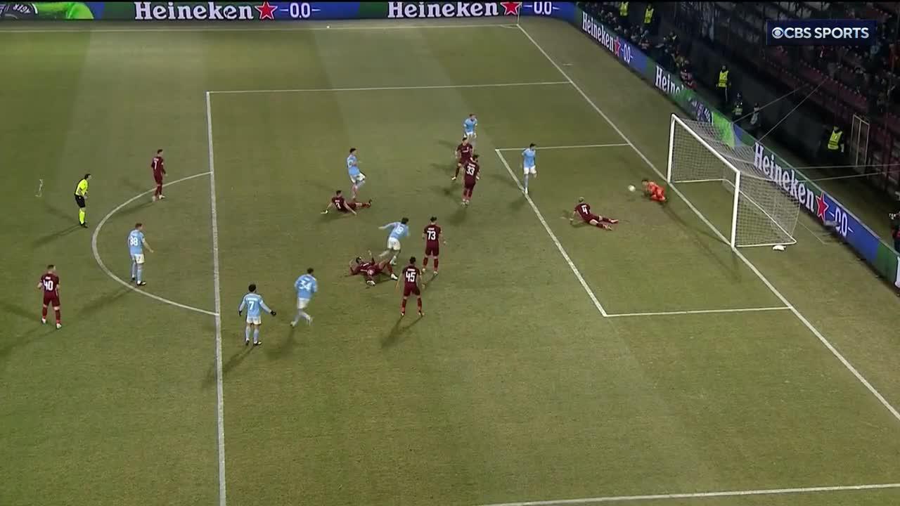 HOW DID LAZIO NOT SCORE THERE?! 😳”