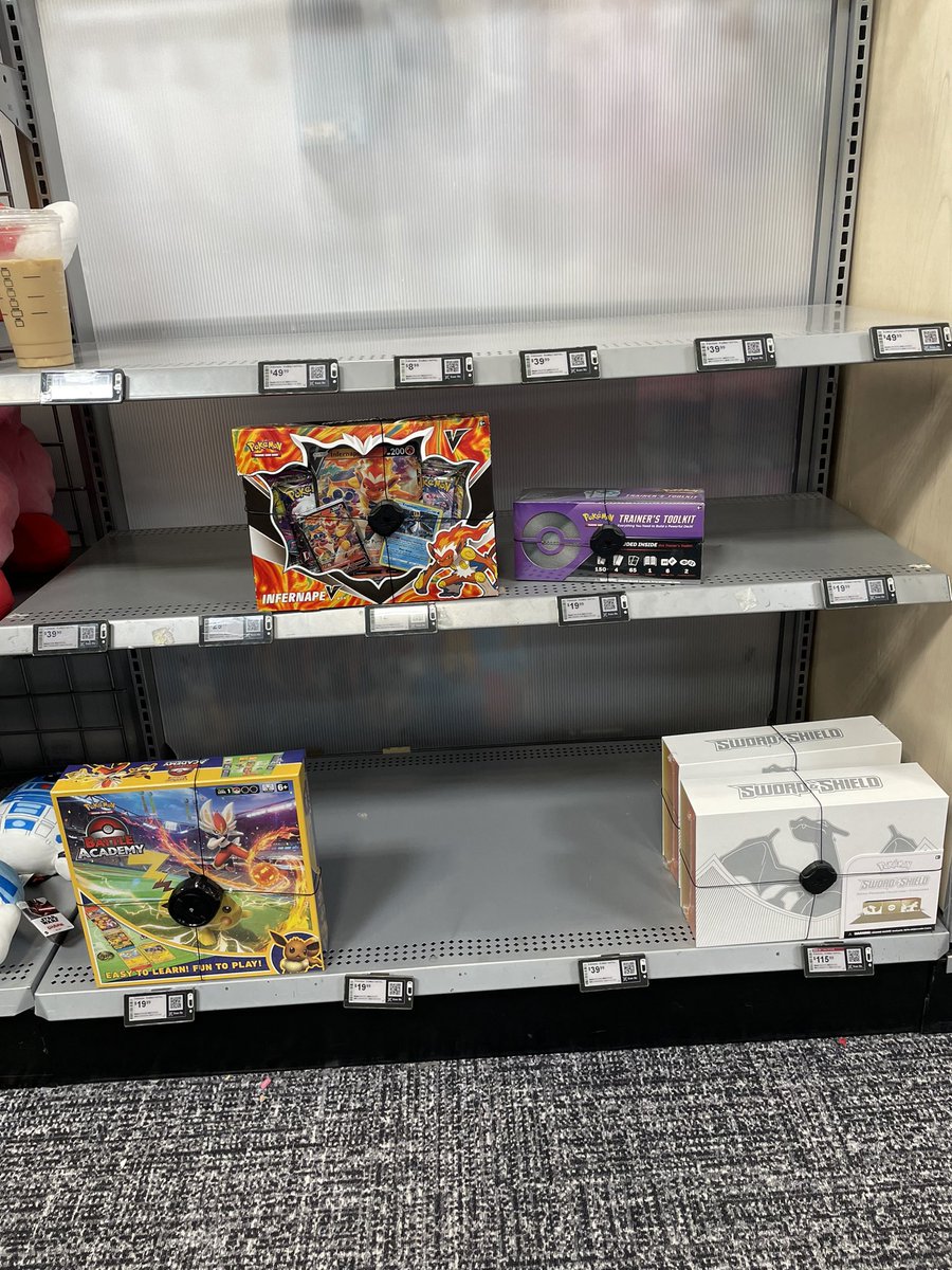 keeshtihn's tweet photo. @PokemonTCGDrops Best Buy in College Park, MD https://t.co/XllCB2q1ec