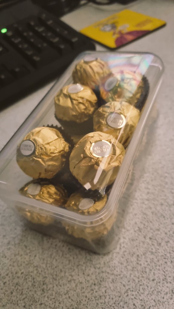 cazandal's tweet photo. Great afternoon of sim training for our ED doctors @ HRI, it was great to be back in the driving seat for a session. Plus I got a box my fav chocs for my Birthday from my amazing technician Lucas 😋 #SimTechsRock #SimulationRocks https://t.co/U5t0mDJfFf