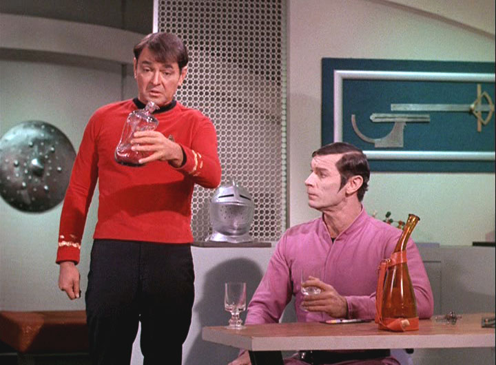 On February 23, 1968 #TOS: 'By Any Other Name' airs. for the first time🚀

Extragalactic #aliens hijack the #Enterprise and turn the crew into inert solids, leaving the four senior officers on their own to exploit their captors' weaknesses.

#StarTrek #ByAnyOtherName #Trekkie