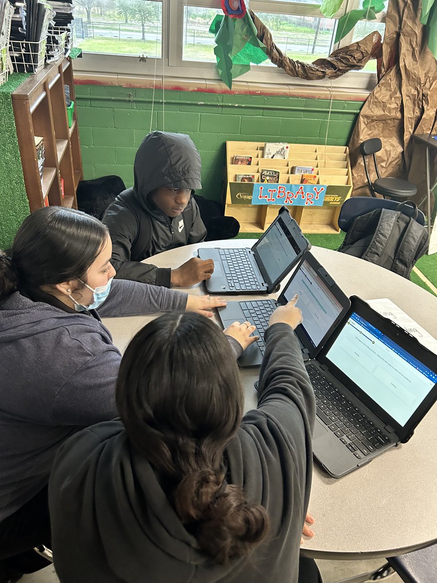 StellyMs's tweet photo. Shout out to Ms.Wooten for incorporating @quizlet LIVE to engage her students! They really enjoyed collaborating to answer the questions. Way to go Ms.Wooten!!! #weareKey #beARTregageous @KeyMS_Cougars https://t.co/GVtbMVXW2v