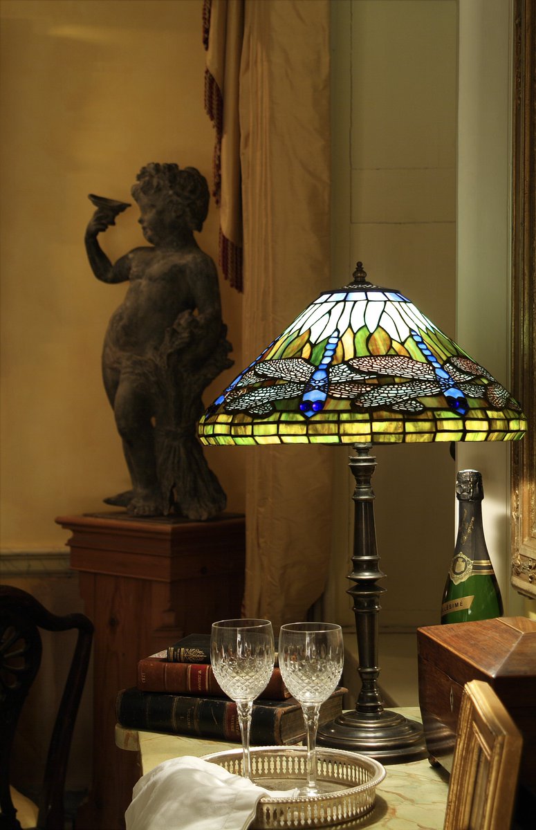 CBL_Lighting's tweet photo. We now have a blog 😍

Our team of skilled artisans will keep you updated on the history and beauty of vintage brass lighting!

https://t.co/94fbdWOCGs

#HomeDecor
#InteriorDesign
#LightingDesign
#VintageLighting
#HandmadeInUK
#ArtNouveau
#EdwardianEra
#VictorianStyle https://t.co/qyQWc4IYhk