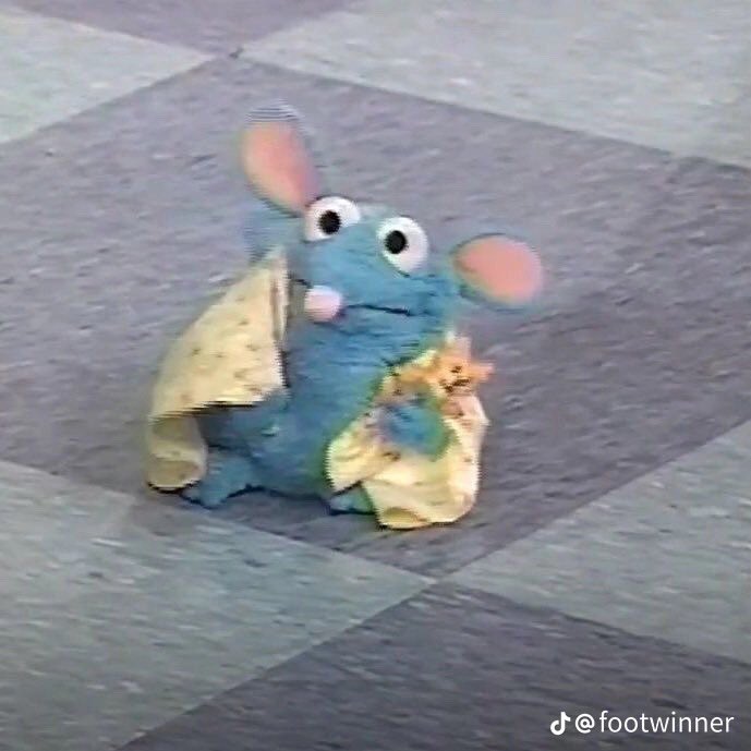 gumsnumb's tweet photo. ich jetzt vorm fernseher #gntm https://t.co/r11J0PCTA3