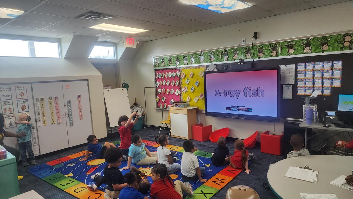 Our ECSE friends are working hard on their vocabulary on Digital Learning Day! <a href="/LCISD_Digital/">LCISD Digital Learning Department</a> #WilliamsElementaryLCISD #WranglerPride #LamarCISD