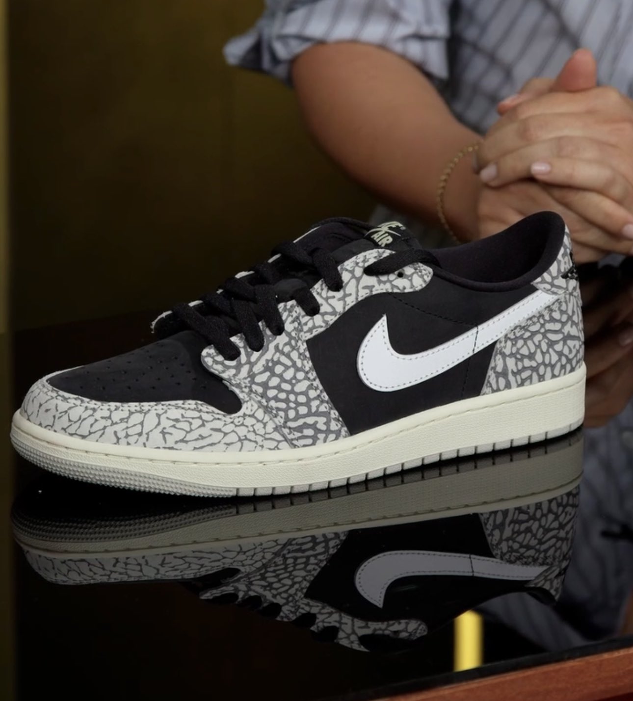 SNKR_TWITR on X: