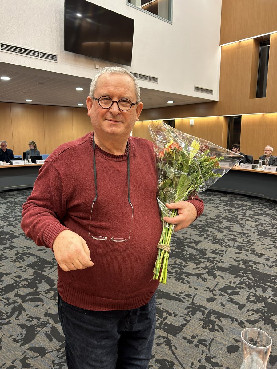Welkom <a href="/wkvanes/">Willem K van Es 🌹💉💉💉👮👨‍🏫🥋</a> ! De afgelopen maanden al vervangend raadslid, nu definitief. En Mila bedankt 🌹